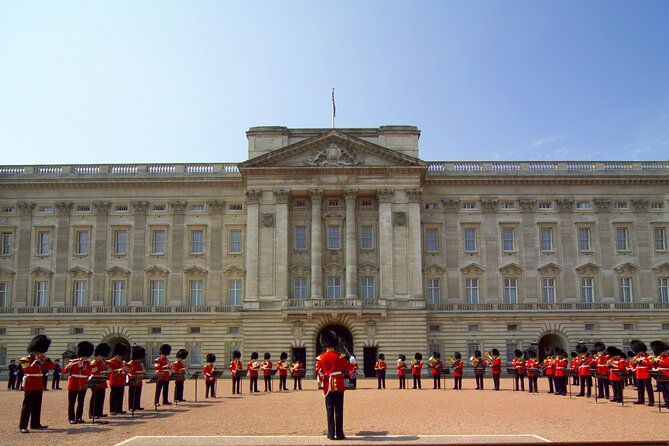 London Essential 2 hour introductory Walking Tour With a Londoner - Clarence House and St. James’s Palace