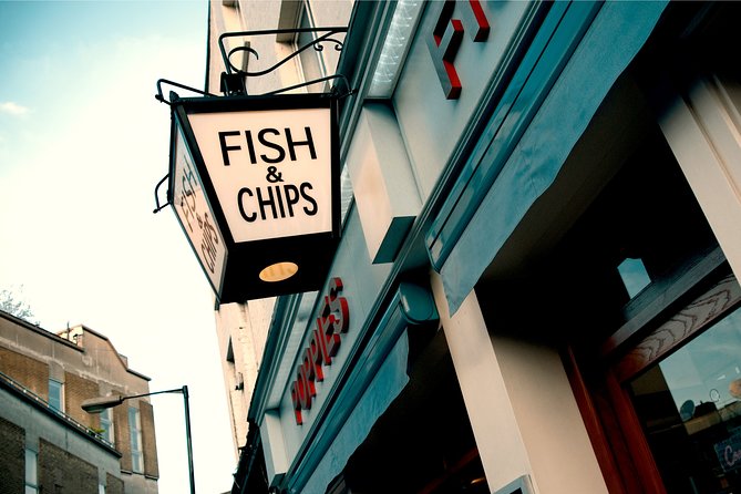 London Food & Drinks Private Tour - British Taverns & Pubs - Poppies Fish & Chips: the first classic plate