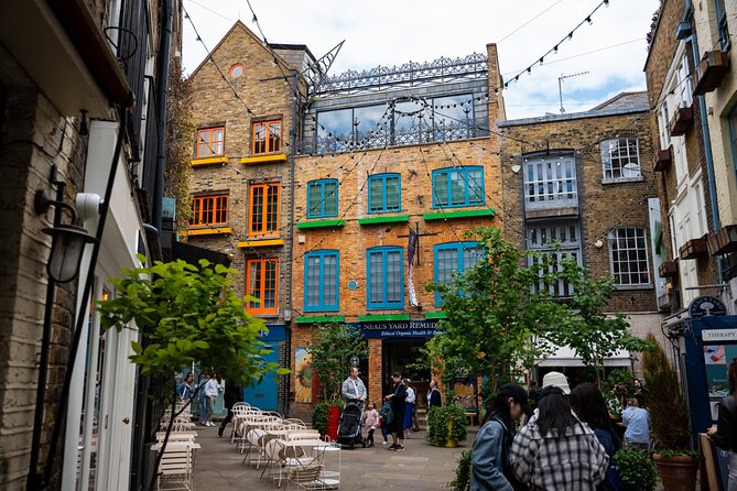 London Foodie Adventure:More than 10 dishes with Sherpa Food Tour - Indian street food brings the strongest international contrast