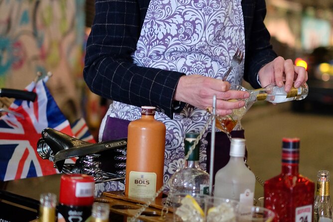 London Gin Safari: A Spirited, Juniper-Fuelled Jaunt - Gin served from bicycles, not inside bars
