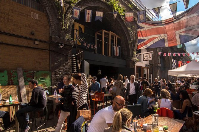 London Gin Safari: A Spirited, Juniper-Fuelled Jaunt - Dickensian streets and quiet residential squares