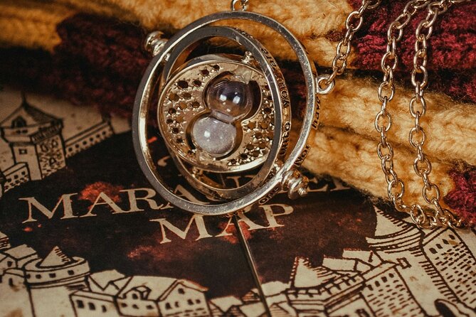 London: Harry Potter Walking Tour with Platform 9 3/4 - St Pancras and the Weasley car