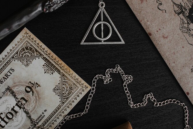 London: Harry Potter Walking Tour with Platform 9 3/4 - Trafalgar Square and Piccadilly Circus on film
