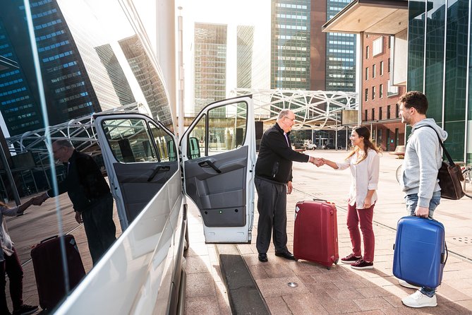London Heathrow Airport Arrival Transfer (Airport to Southampton Hotel or Address) - Arriving at a Southampton hotel, address, or port