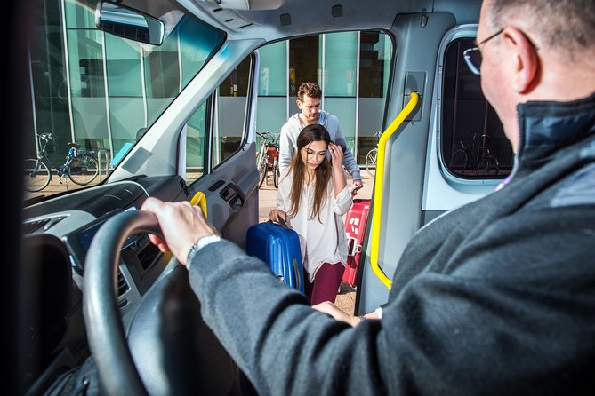 London Heathrow Airport Arrival Transfer (Airport to Southampton Hotel or Address) - Who will get the most from this service?