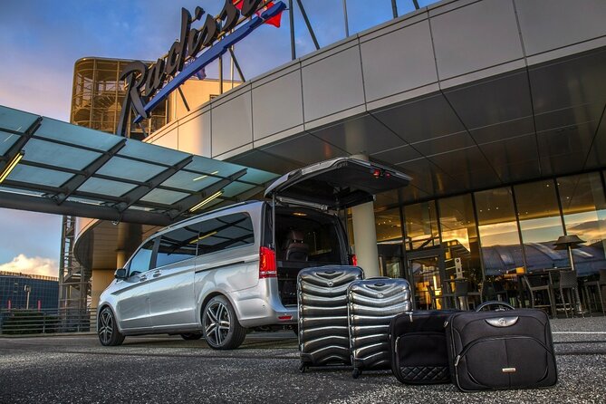 London Heathrow Airport (LHR) to Lincolnshire Luxury Transfers - The people behind the service