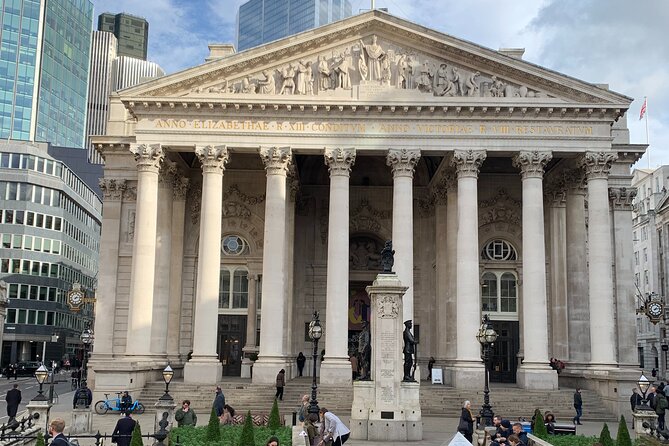 London Highlights Family-Friendly Walking Tour with Top Guide - A guide who can handle children