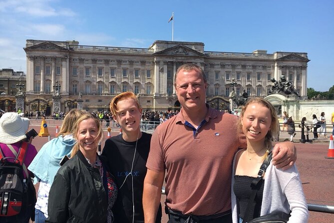 London Highlights Family-Friendly Walking Tour with Top Guide - What the three hours do and do not cover