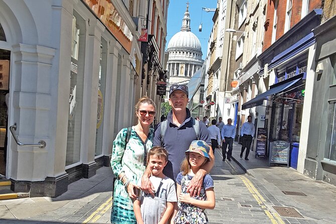 London Highlights Family-Friendly Walking Tour with Top Guide - Westminster Abbey and the royal setting