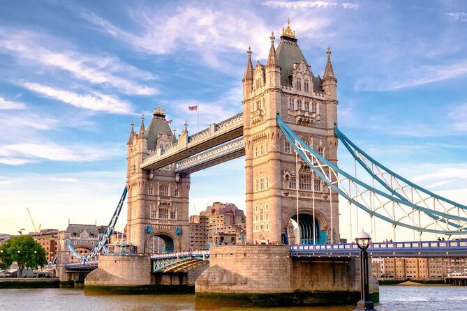 London Highlights Private Car with Driver Guide - A fast way to get your London bearings