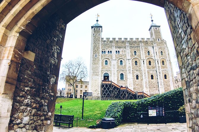 London In One Day - A Private & Bespoke Tour Itinerary - Buckingham Palace and the royal heart of London
