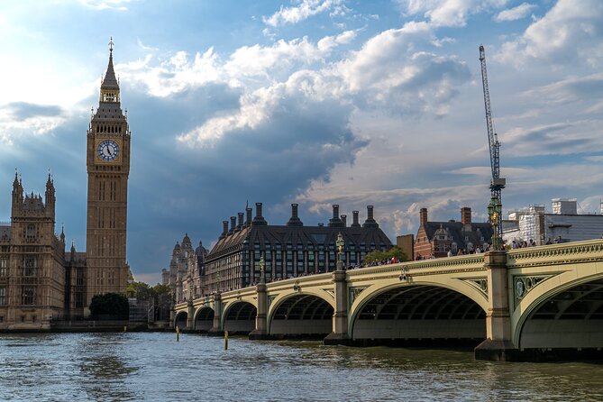 London Like a Local Full Day Custom Tour with Private Guide - Trafalgar Square and St. James’s Park set the tone