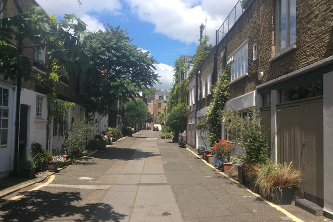 London Literary Private Walking Tour Of Bloomsbury - Coram’s Fields and Bloomsbury’s charitable side
