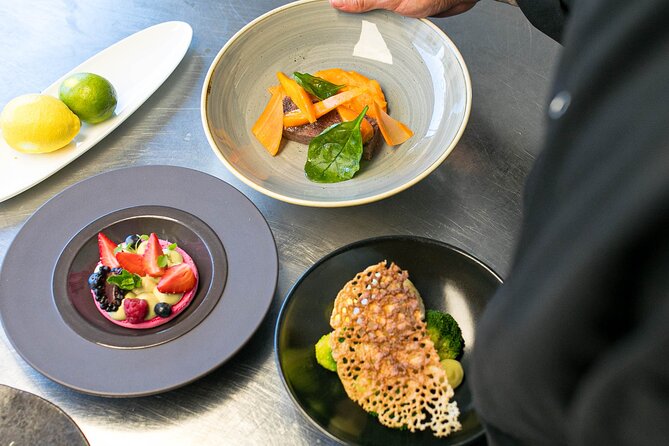 London Luxury Dinner Experience with Panoramic City Views - Big Ben, Parliament, and Trafalgar Square