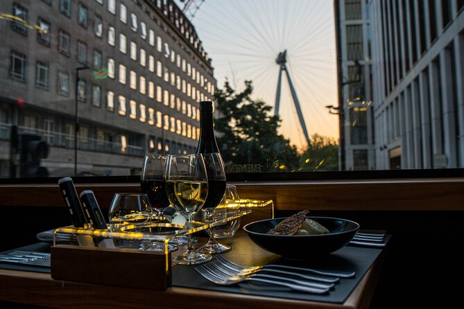 London Luxury Dinner Experience with Panoramic City Views - The first minutes at Victoria Embankment