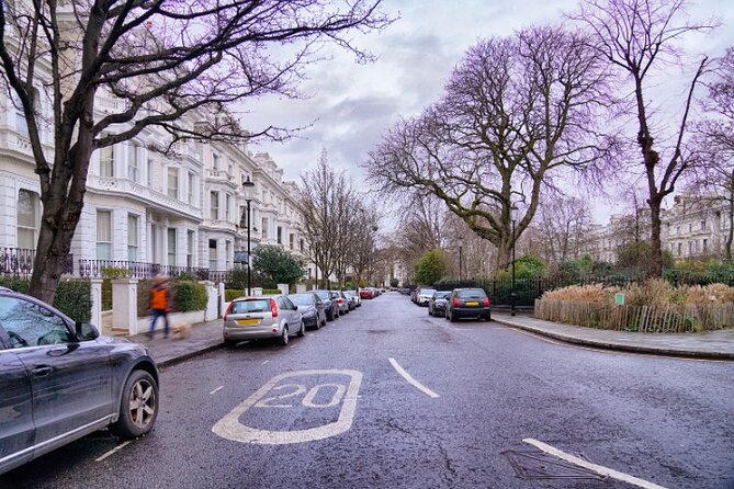 London: Notting Hill Self-Guided Walking Tour with an APP - The Travel Bookshop and a famous mix-up