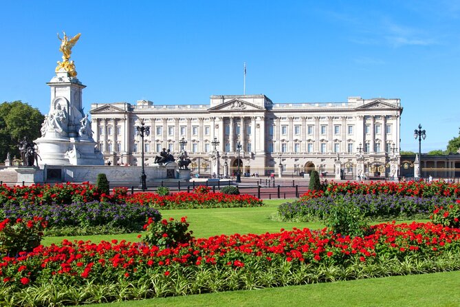 London’s Crown Secret: Self-Guided Royal Puzzle Quest - Westminster Abbey and the Churchill statue