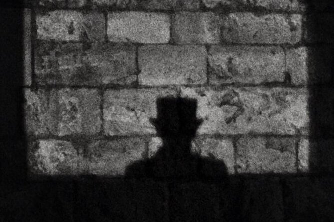 London's Ghosts & Gruesome Past Nighttime Walking Tour - William Wallace beyond the film version