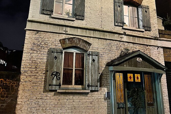 London's Ghosts & Gruesome Past Nighttime Walking Tour - St. Bartholomew’s Hospital and the history of medical care