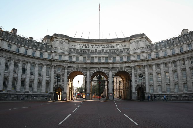 London's Palaces & Parliament Tour (See Over 20+ London Top Sights) - Buckingham Palace and the royal approach