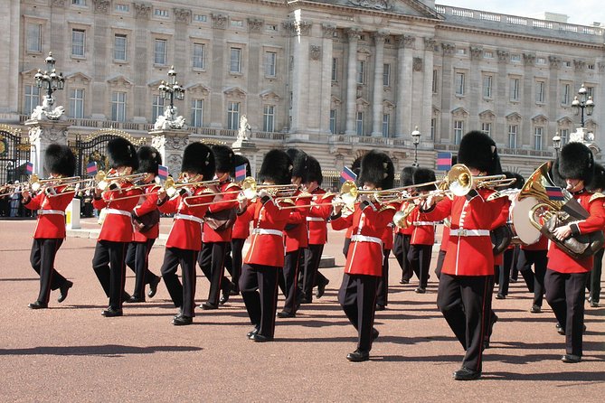 London Sightseeing Tour: Guard Change with Tower of London Option - How much value do you get for $95.29?