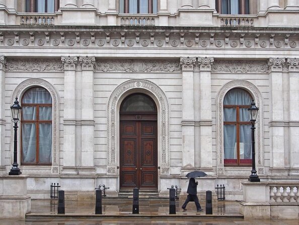 London Spy Experience with Tour Vesper Martini and Dinner - Key points about London’s spy evening