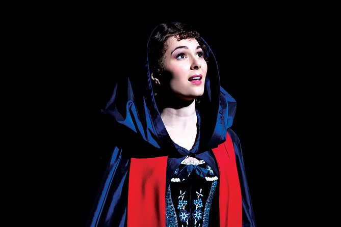 London Theatre: The Phantom of the Opera - The Staging, Costumes, and Famous Chandelier