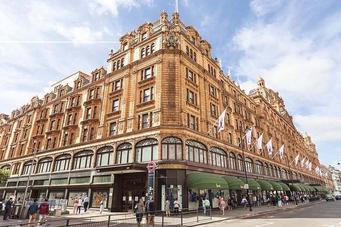 London Vintage Bus Tour with Cream Tea at Harrods - Forty-five minutes on the Thames