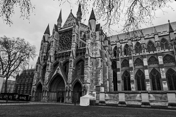 LONDON Westminster Private Walking Tour fully flexible - Trafalgar Square, Pall Mall, and Piccadilly Circus