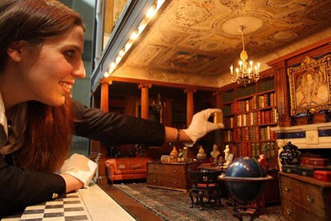 London, Windsor Castle, Hampton Court Palace with Free Snack Pack - Guided on the road, self-paced inside
