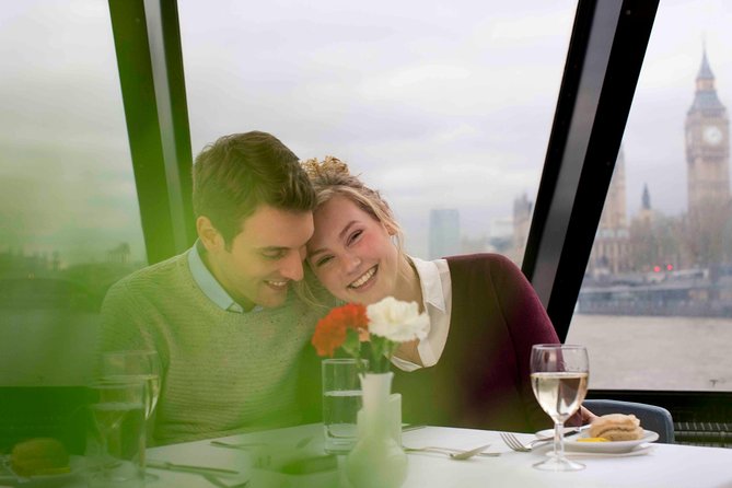 Lunch River Cruise on the Thames with 2-Course Meal - Who should book it