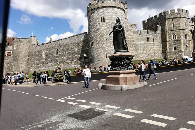 Luxury Private Day Hire London-London Stopover at Windsor & Hampton Court Palace - The drive from Windsor to Hampton Court