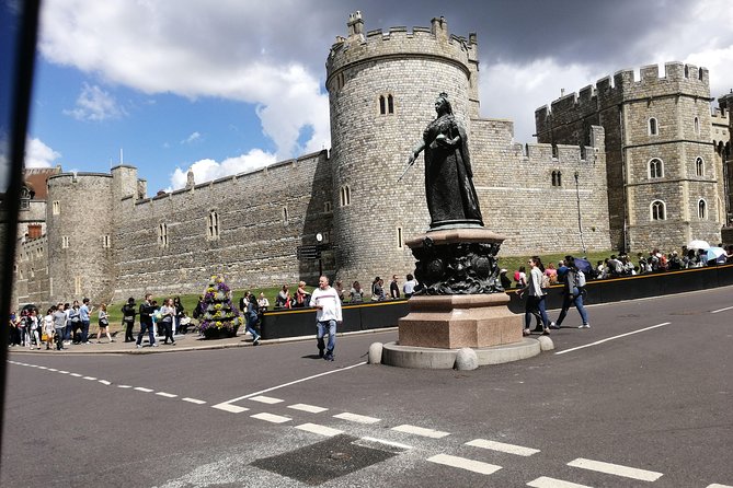 Luxury Private Vehicle Day Hire from & to London via Stonehenge & Windsor Castle - Comfort, safety, and practical details