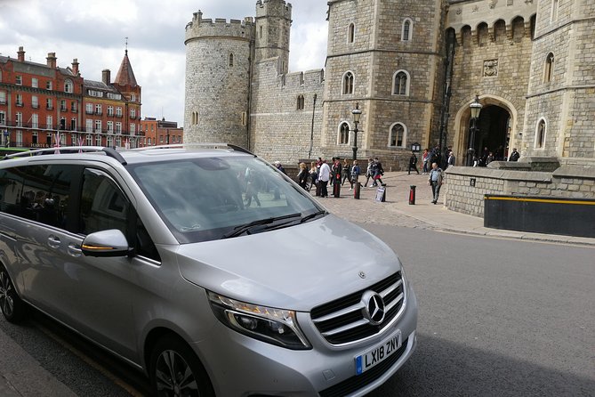 Luxury Private Vehicle Day Hire:London to London Stopover Windsor and its Castle - The 9:00 AM pickup from your London hotel
