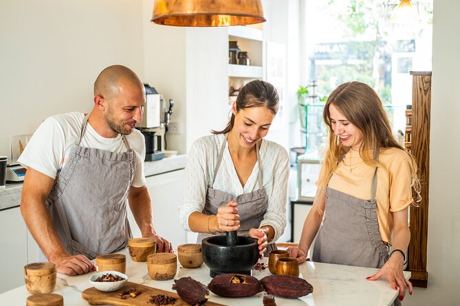 Make Your own Amazing Chocolate in Notting Hill - Why the bean-to-bar lesson matters