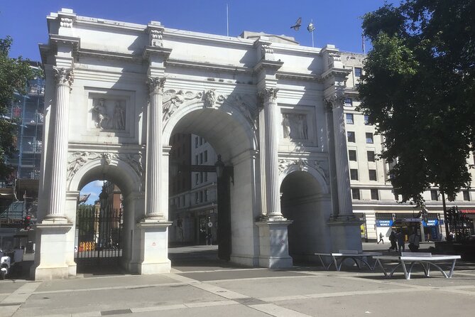 Mayfair and Belgravia Private Walking Tour - Grosvenor Square and the American connection