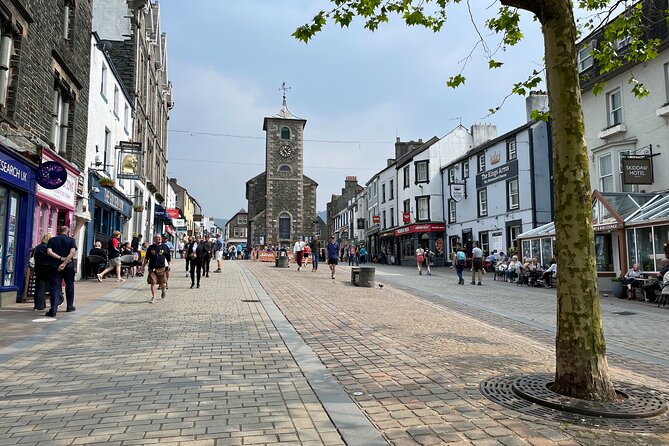 Northern Lake District: Self Guided Walking Tour of Keswick - Cafés, churches, and Keswick’s social side