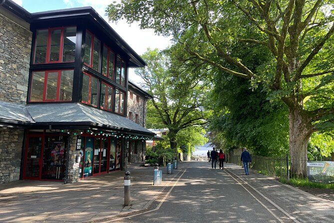 Northern Lake District: Self Guided Walking Tour of Keswick - From Lakeside Car Park to Theatre by the Lake