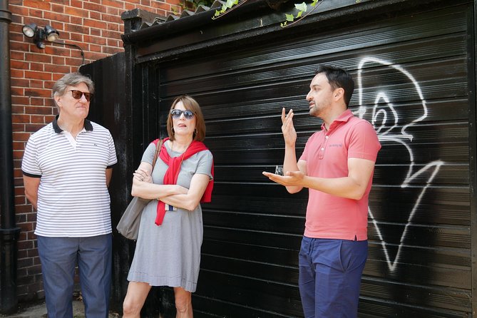 Notting Hill Walking Tour for Small Groups - Portobello Road Market for 30 minutes