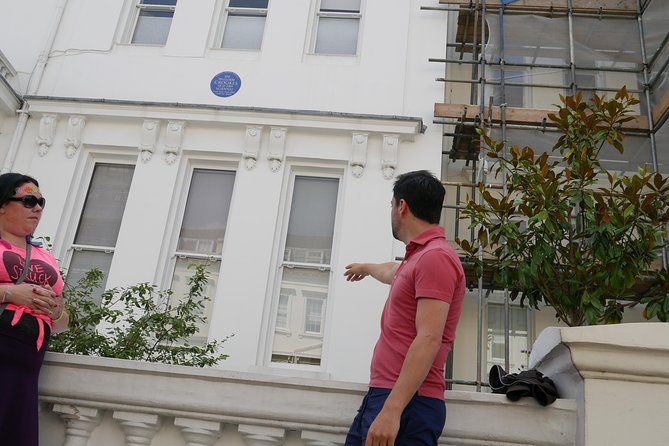 Notting Hill Walking Tour for Small Groups - Guides who add the most value