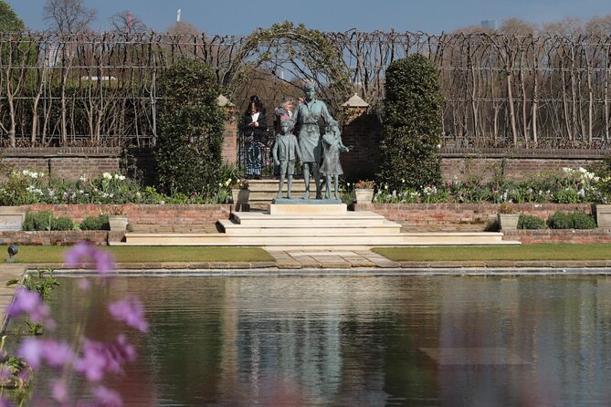 Notting Hill Walking Tour with Cream Tea - Royal Albert Hall and the Albert Memorial