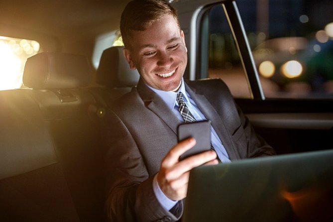 Nottinghamshire to London Heathrow Airport (LHR) Luxury Transfers - Professional drivers and privacy