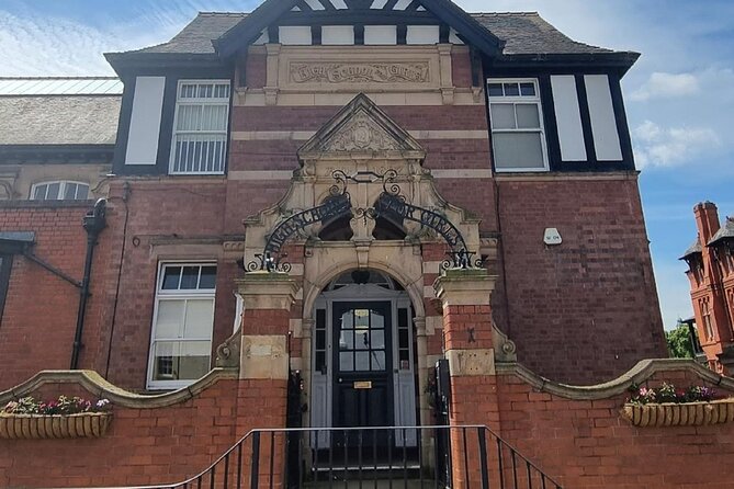 On the Origins of Charles Darwin: A Self-Guided Audio Tour of Shrewsbury - St Chad’s Church and the circular design