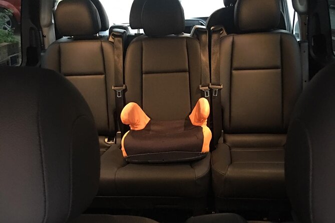 One Way Taxi Transfer from Heathrow Airport to Gatwick Airport - The driver and communication plan