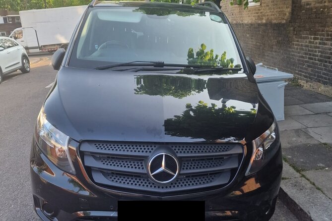 One Way Taxi Transfer from Heathrow Airport to London - Finding your driver inside Heathrow