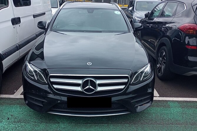 One Way Taxi Transfer from London to Heathrow Airport - The pickup point is your responsibility