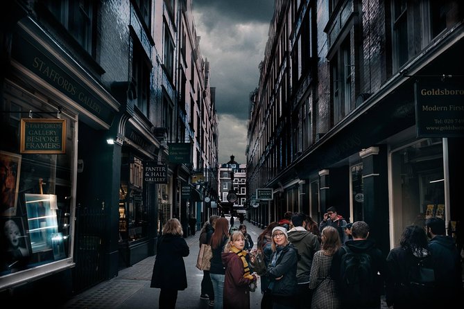 Original Harry Potter Locations Tour - Guided Tour of London - The Underground ride and the Thames cruise option