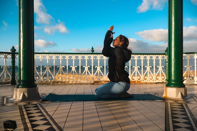 Outdoor Yoga Class at Brighton's Sea front - Yoga beside Brighton’s changing shoreline