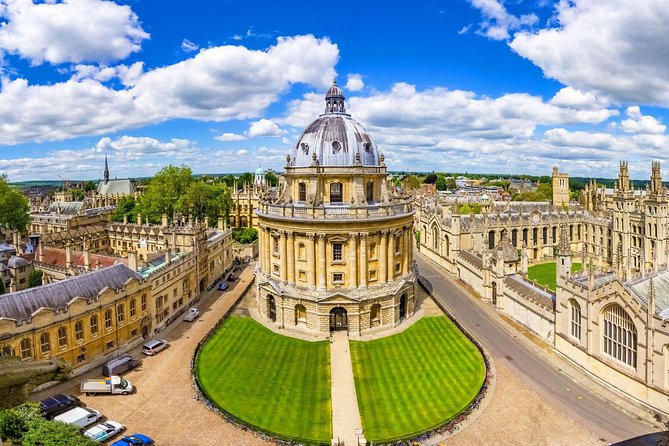 Oxford and Cambridge Universities Guided Day Trip from London - Oxford’s dreaming spires and narrow lanes