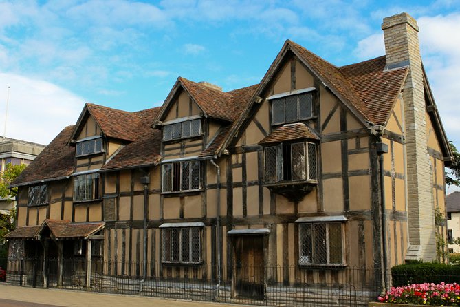 Oxford, Stratford, Cotswolds & Warwick Castle Tour from London - Guides, languages, and the value of commentary